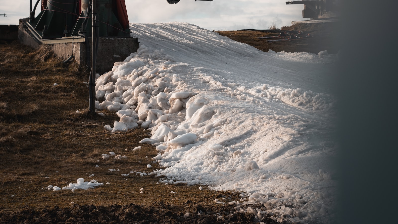 « Panneaux solaires pour une maison en bois : quel est le retour sur investissement ? »